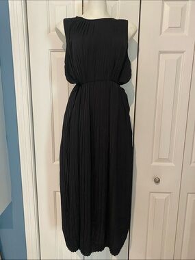 Banana Republic Factory Black Pleated Maxi Dress